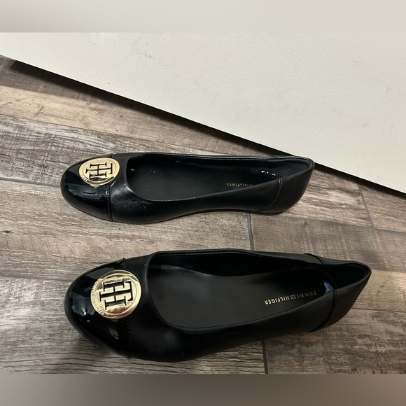 Tommy Hilfiger Shoes - Tommy Hilfiger Ballet Flats Color Black and Gold